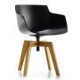 Flow Slim Armchair stoel met naturel eiken onderstel zwart