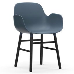 Form Armchair stoel met zwart onderstel blauw